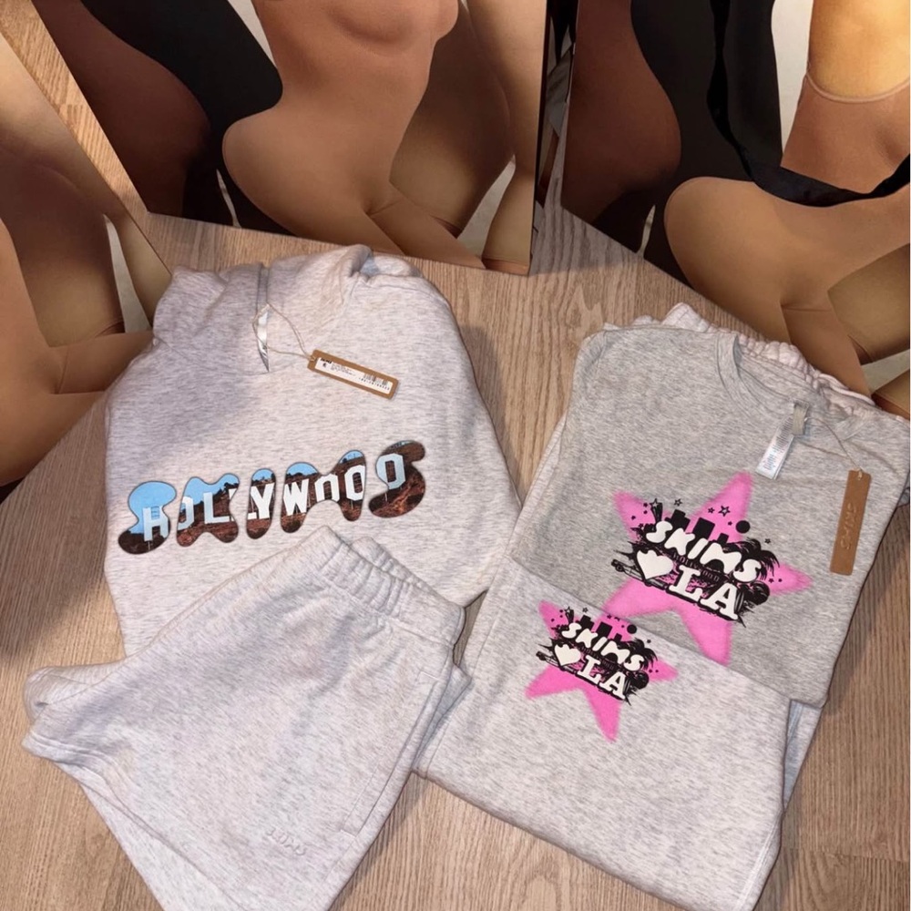 La skims set Hollywood & Stars LA Graphic Sweatshirt Sets - Light Gray
